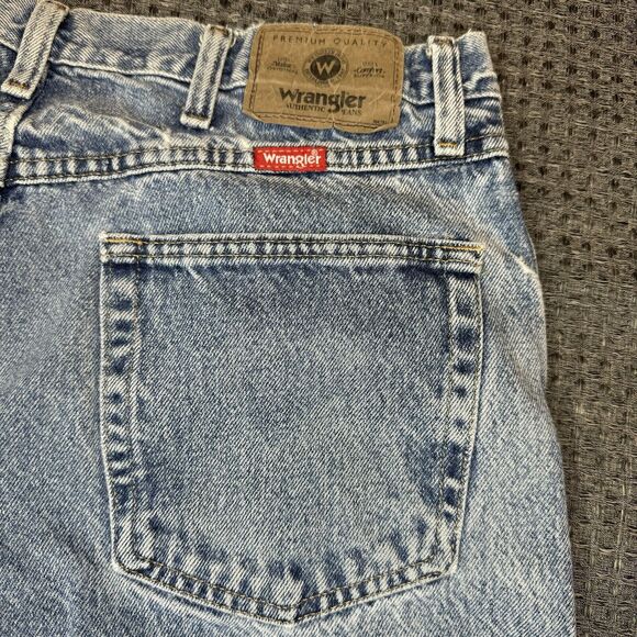 WRANGLER Authentic Jeans Regular Light Wash Straight Distressed 35x30 Fit 32x29 - Picture 9 of 10